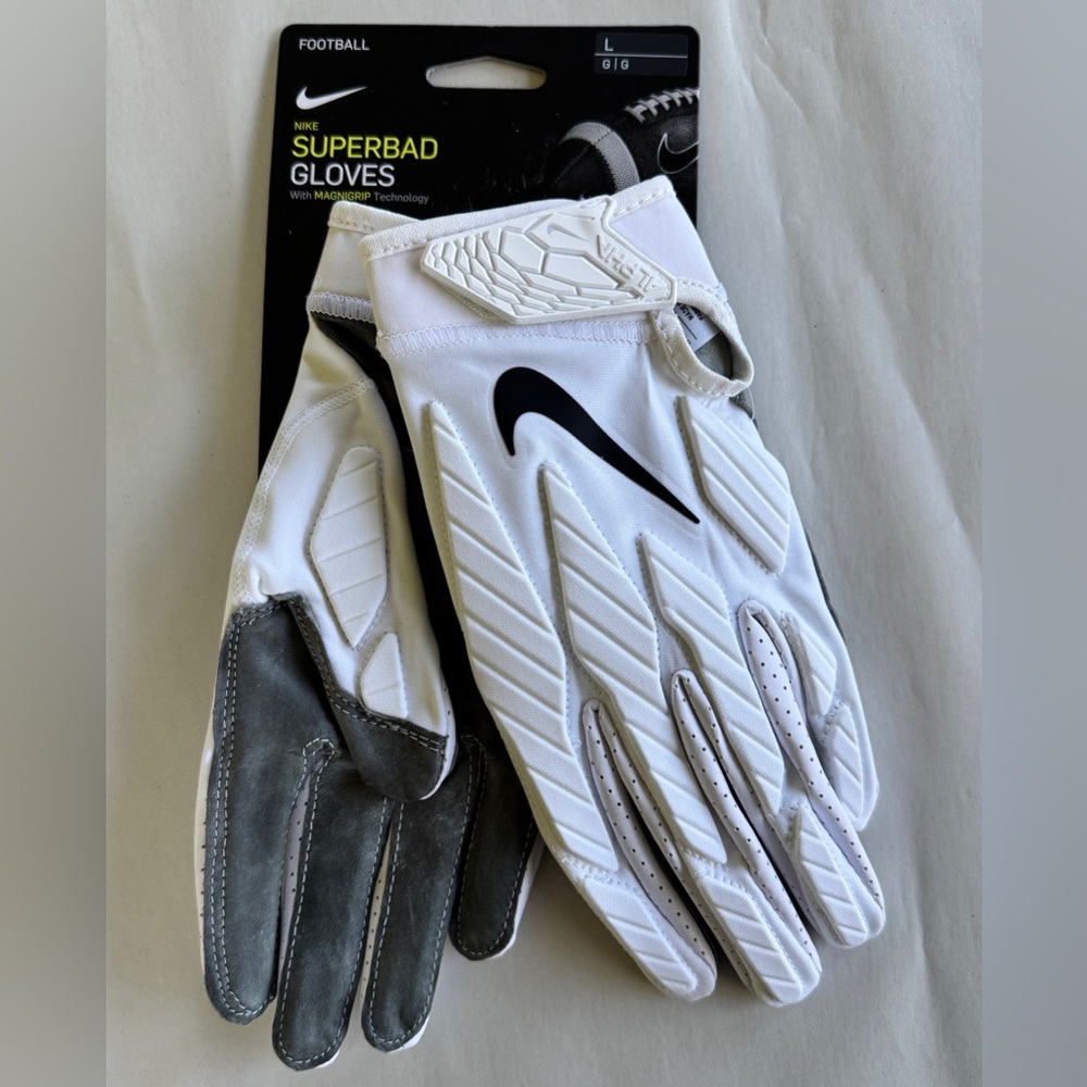 Nike Superbad Adult Large Football Gloves White Black New
